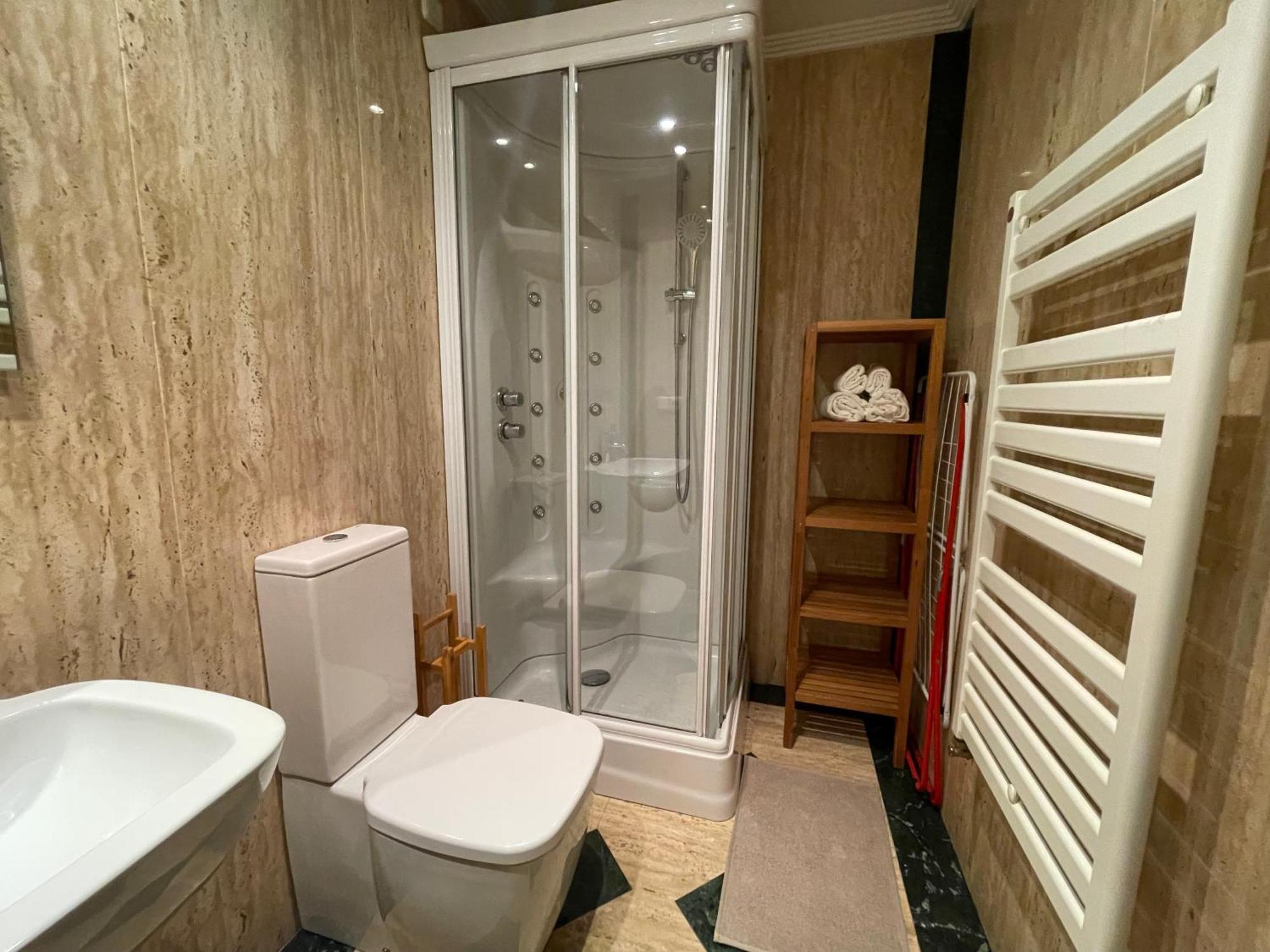 Atuaire Home Vivienda A Luminosa Parking Incluido En Plena Calle Comercial Burgo Dış mekan fotoğraf